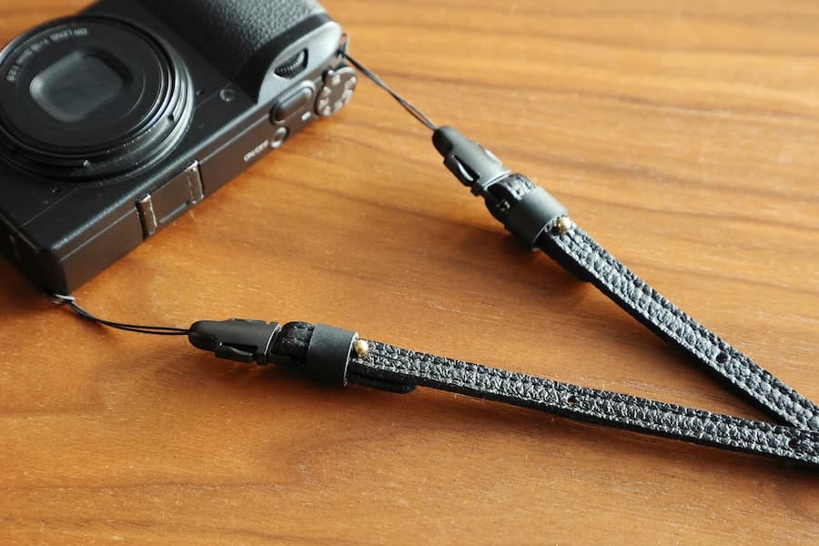 本革スリムライン ストラップ（コンパクトカメラ用）