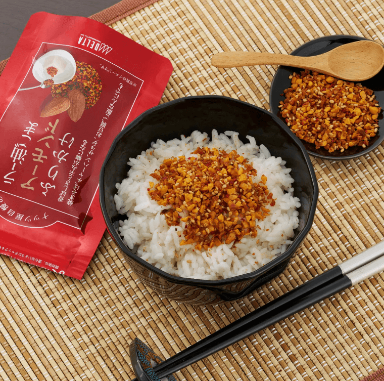 【合わせ買いで送料無料】サクサク食感がやみつき アーモンドふりかけ 味噌ごま／ラー油ごま ご飯のお供 - 6