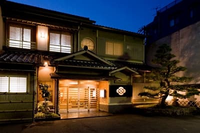 加賀料理秋月 logo